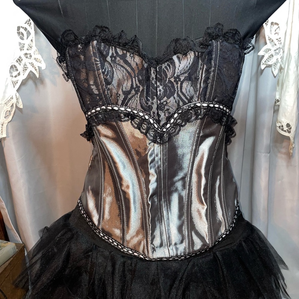 NWT” Grey and black corset